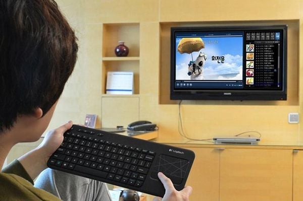 Bàn phím không dây kèm di chuột touchpad Logitech K400R - Phụ Kiện Điện Tử Việt Nam