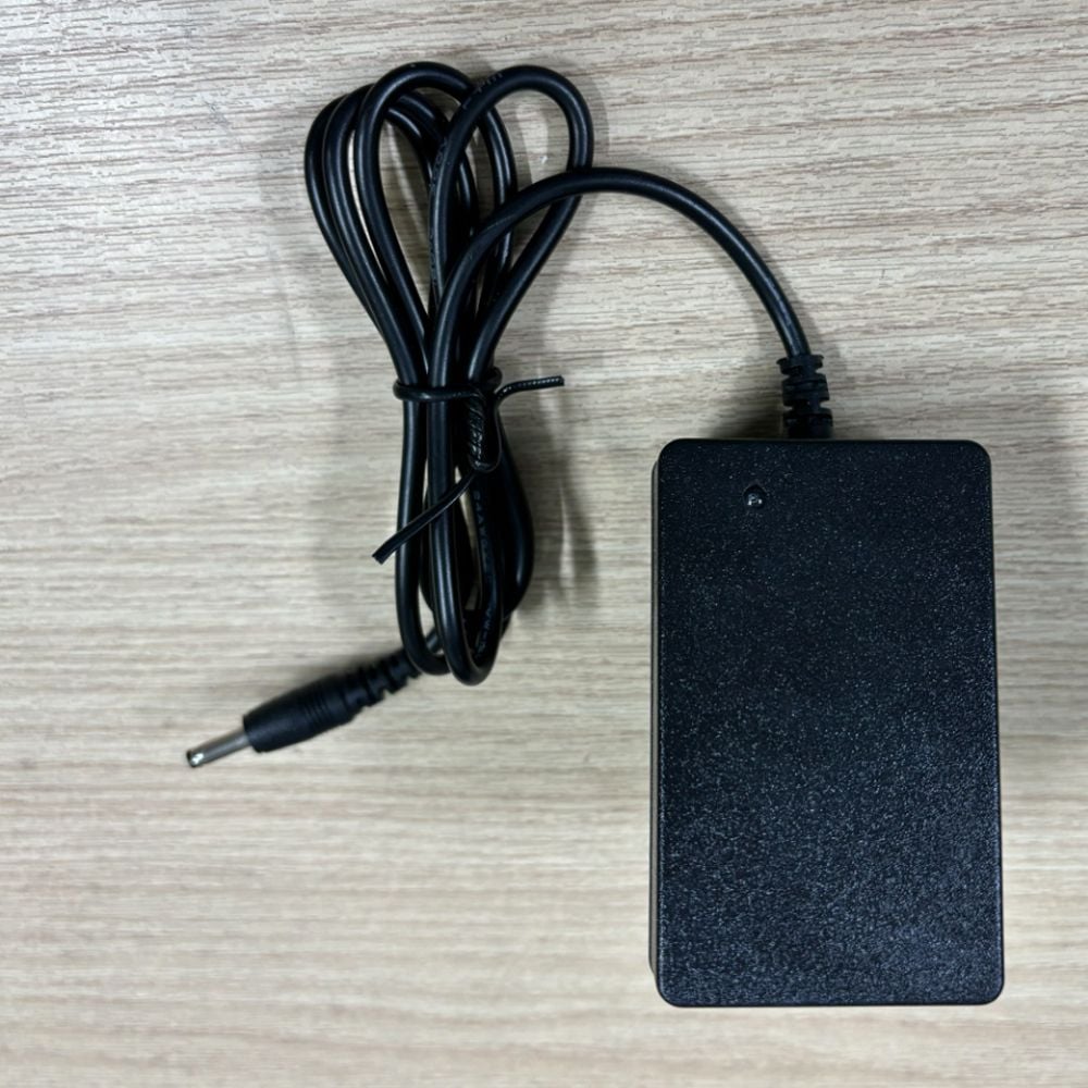 Nguồn adapter 5V-2A 3.5 x 1.35mm chính hãng TTA QWY-0502 - Phụ Kiện Điện Tử Việt Nam