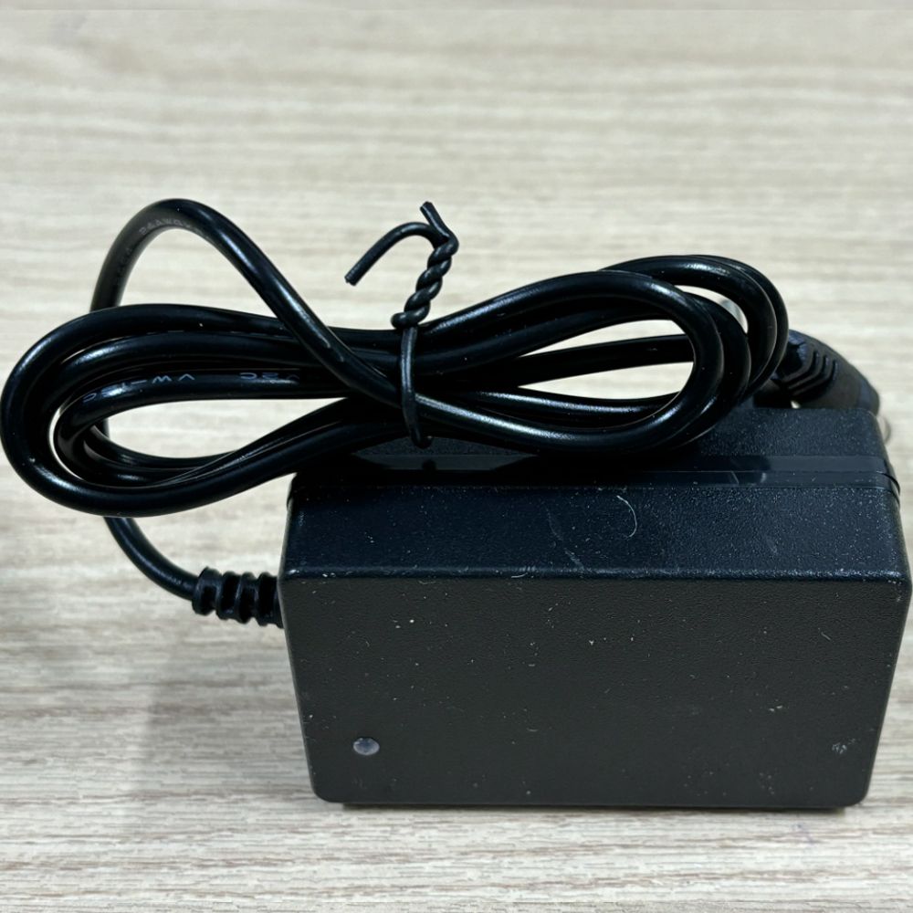 Nguồn adapter 9V-1A 5.5 x 2.1mm chính hãng TTA QWY-0901 - Phụ Kiện Điện Tử Việt Nam
