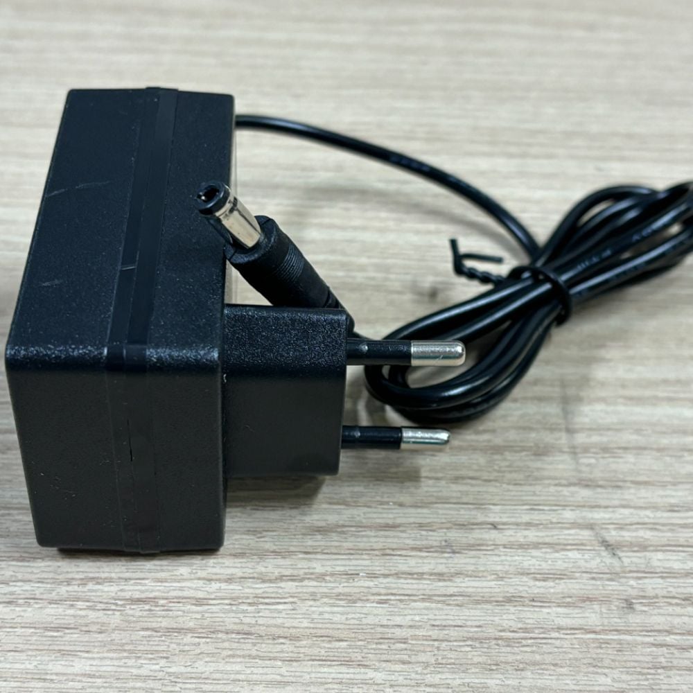 Nguồn adapter 9V-1A 5.5 x 2.1mm chính hãng TTA QWY-0901 - Phụ Kiện Điện Tử Việt Nam