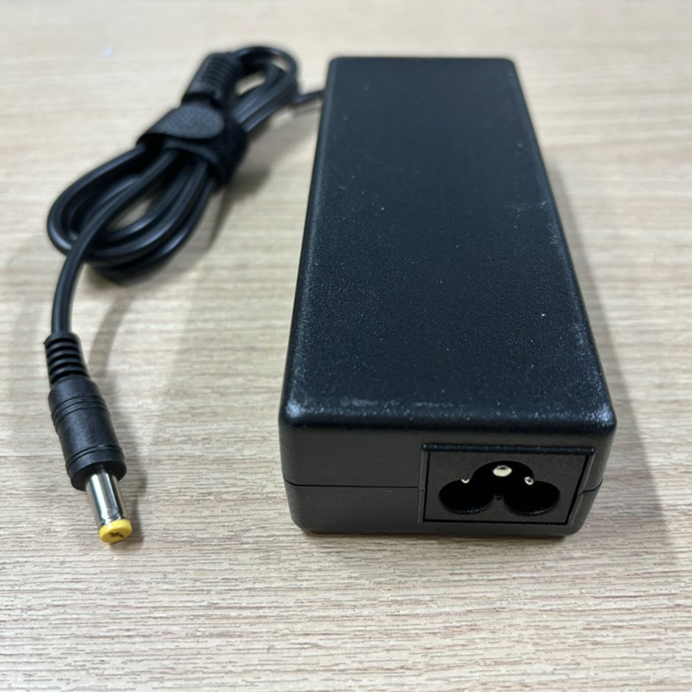 Bộ nguồn sạc laptop Acer 19V-4.74A 90W chân 5.5*1.7mm chính hãng TTA - Phụ Kiện Điện Tử Việt Nam