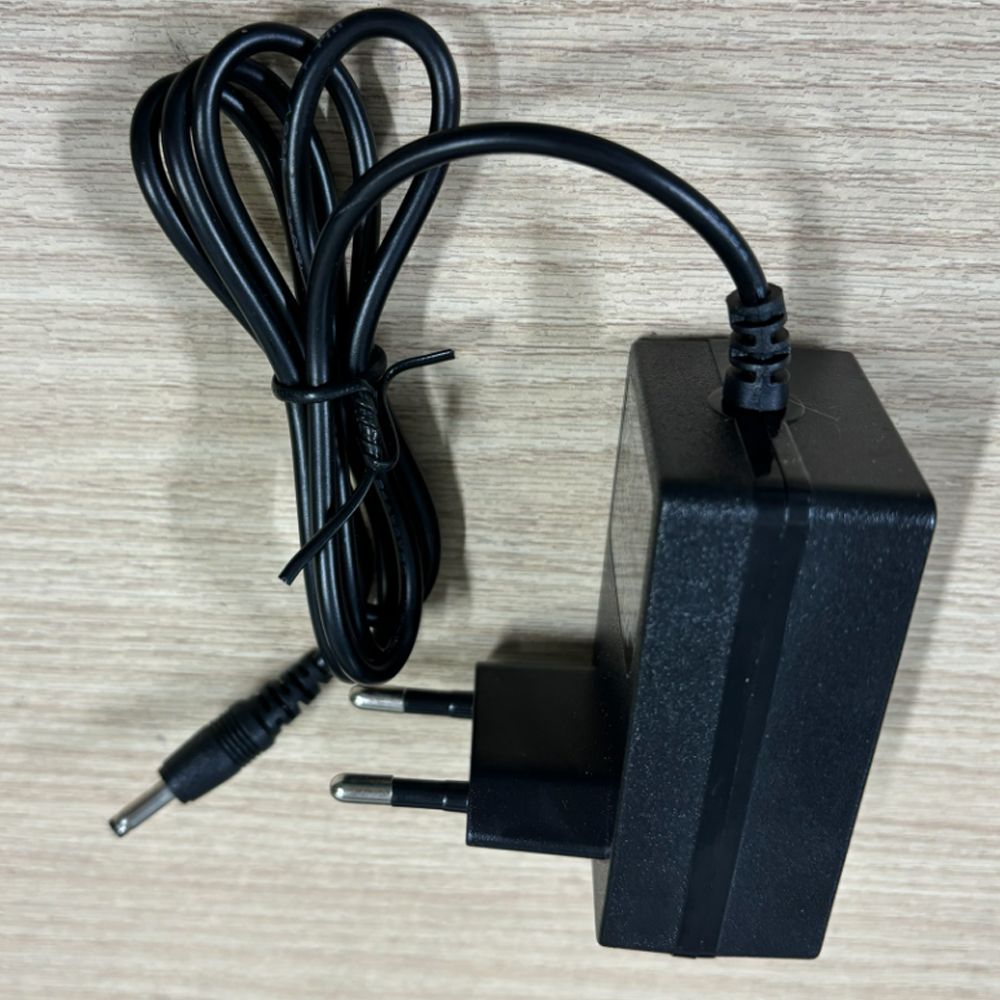 Nguồn adapter 5V-2A 3.5 x 1.35mm chính hãng TTA QWY-0502 - Phụ Kiện Điện Tử Việt Nam